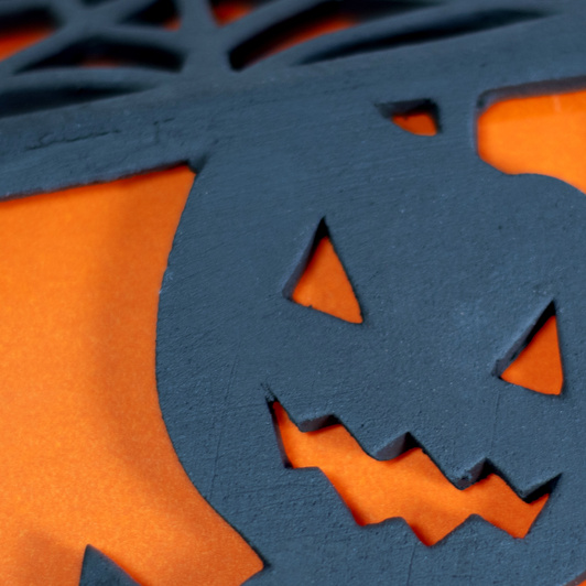 Świecznik Halloween. Upiorna trumienka