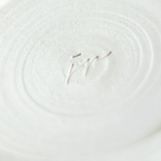 Wazon Biały dekorowany ręcznie wycinanką w gwiazdki