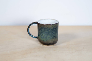 Kubek na kawę lub herbatę, wykonany ręcznie