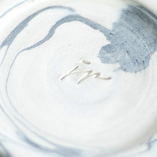 Kubek na kawę. Biało-Czarny w technice agatowej