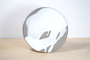 Talerz Szary Malowany Bielą