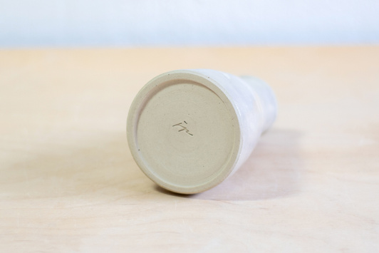 Wazon Biało-Szary dekorowany ręcznie wycinanką w gęsi