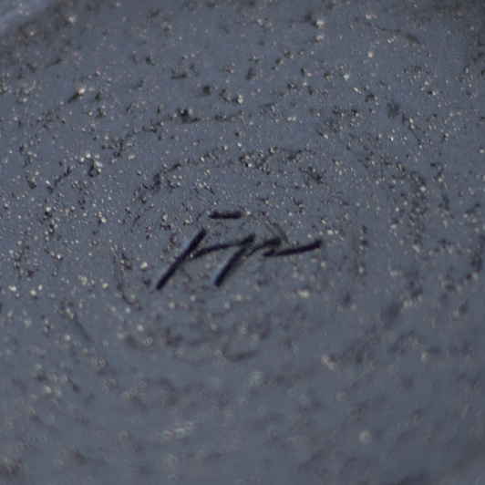 Kubek na kawę. Czarno-Biały w kwiaty, wykonany ręcznie