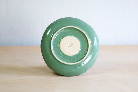 Spodeczek do dużej filiżanki z tatuażami, szmaragdowy