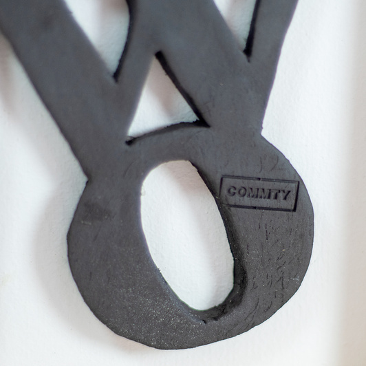 Dekoracja ceramiczna "Czarno-Literkowo"