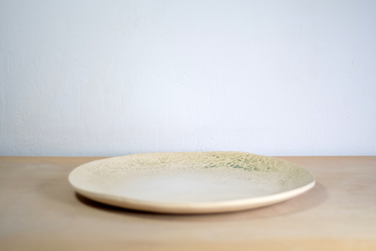 Patera Biały relief Literkowiec