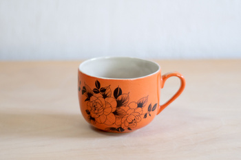 Filiżanka na kawę z tatuażami, pomarańczowa