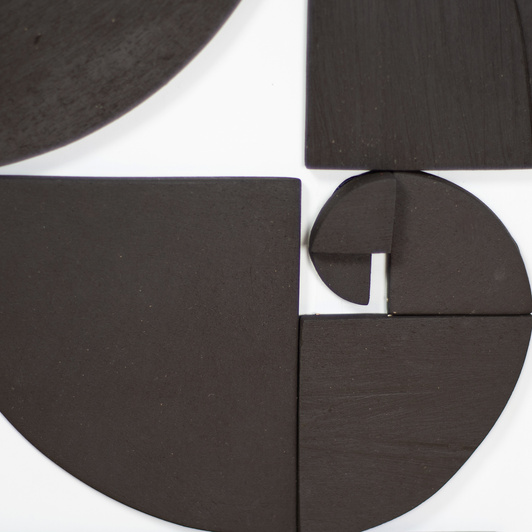 Dekoracja ceramiczna "Złoty Podział" Biało-Brązowa