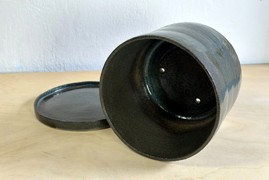 Osłonka na doniczkę z podstawką