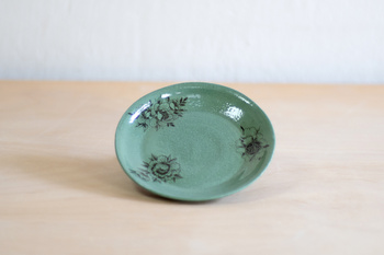 Spodeczek do małej filiżanki z tatuażami, szmaragdowy