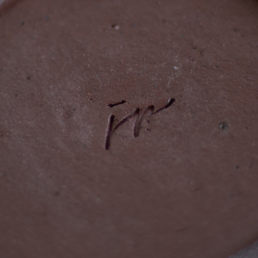 Wazon Czarno-Biały dekorowany ręcznie wycinanką w kwiaty