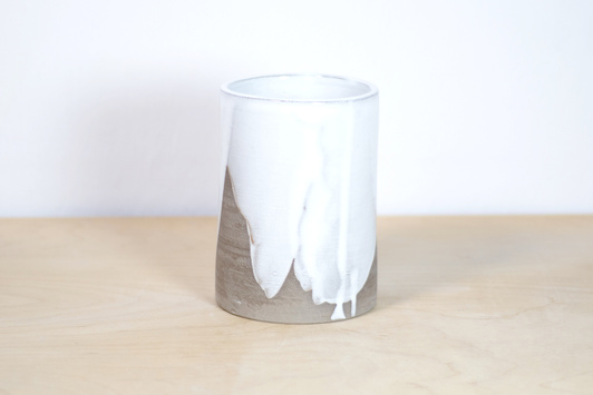 Wazon Szary Malowany Bielą