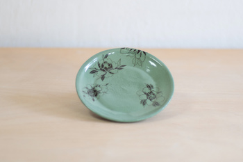 Spodeczek do małej filiżanki z tatuażami, szmaragdowy