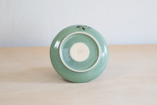 Spodeczek do małej filiżanki z tatuażami, szmaragdowy