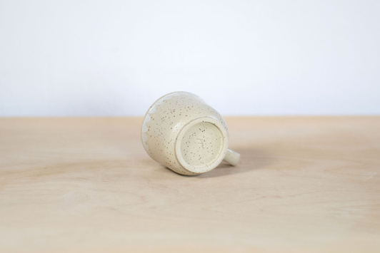 Kubek na kawę, wykonany ręcznie