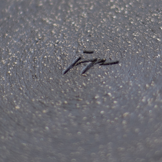 Wazon Bordowo-Biały dekorowany ręcznie wycinanką w ptaki