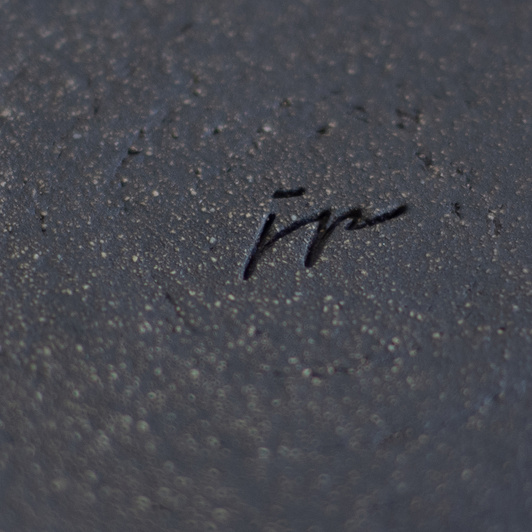 Wazon Czarno-Biały dekorowany ręcznie wycinanką w kwiaty