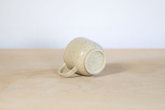 Kubek na kawę, wykonany ręcznie