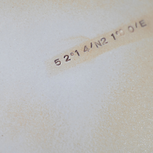 Talerz średni z koordynatami Warszawy