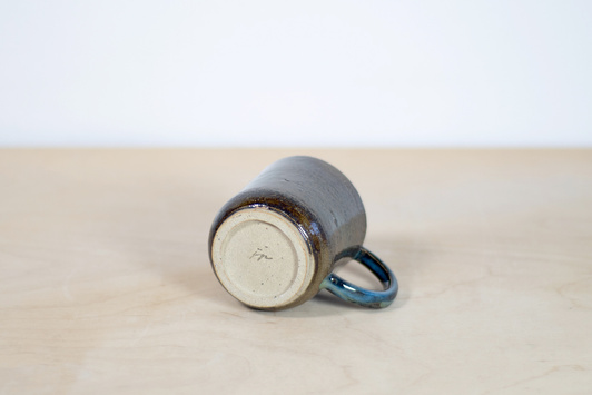 Kubek na kawę lub herbatę, wykonany ręcznie