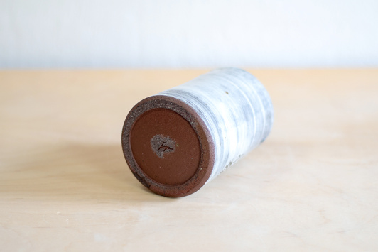 Wazon Czarno-Biały dekorowany ręcznie wycinanką w kwiaty