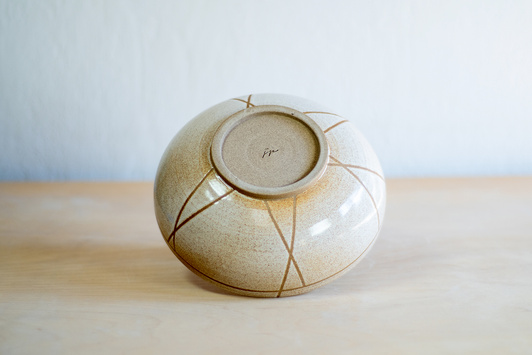 Miska orzechowa w dekoracyjne paseczki