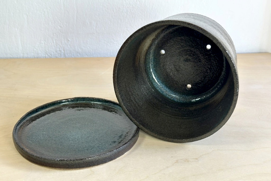 Osłonka na doniczkę z podstawką