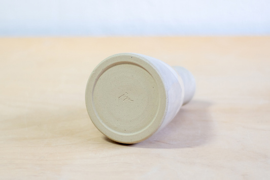 Wazon Biało-Szary dekorowany ręcznie wycinanką w gęsi