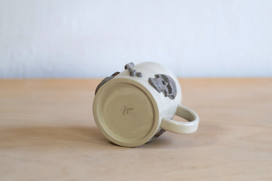 Kubek na herbatę w trupie czaszki