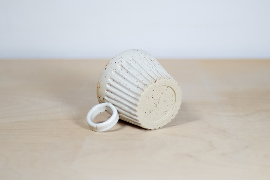 Kubek na kawę lub herbatę, wykonany ręcznie