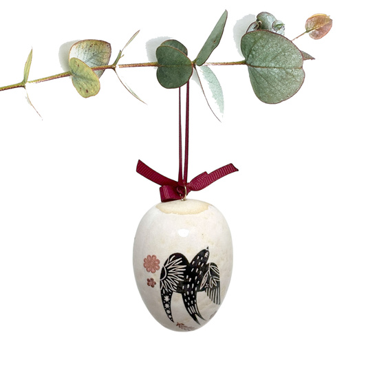 Jajko wielkanocne z bordową wstążeczką. Zając i ptaszek.