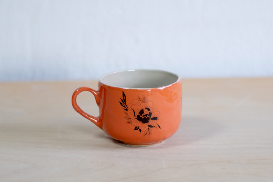 Filiżanka na kawę z tatuażami, pomarańczowa