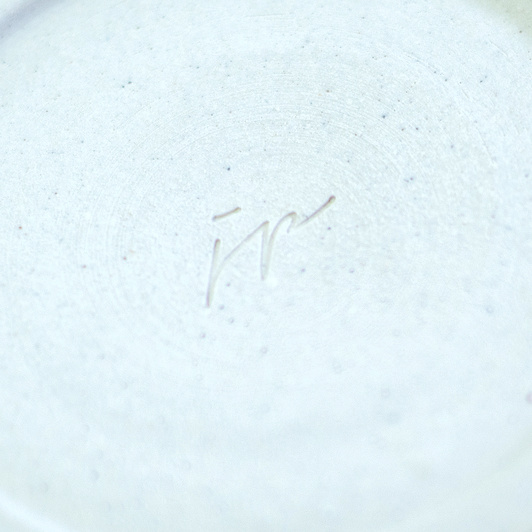 Wazon Biało-Szary dekorowany ręcznie wycinanką w gęsi