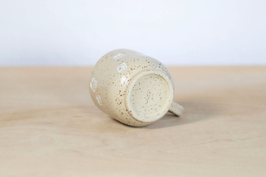 Kubek na kawę Platynowe Kwiaty, wykonany ręcznie