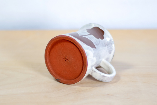 Kubek na kawę. Brązowo-Biały w kwiaty, wykonany ręcznie