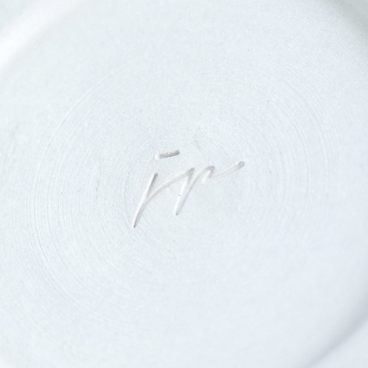 Kubek na kawę. Biało-Czarny w robale